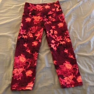 Old Navy Active Go Dry crops